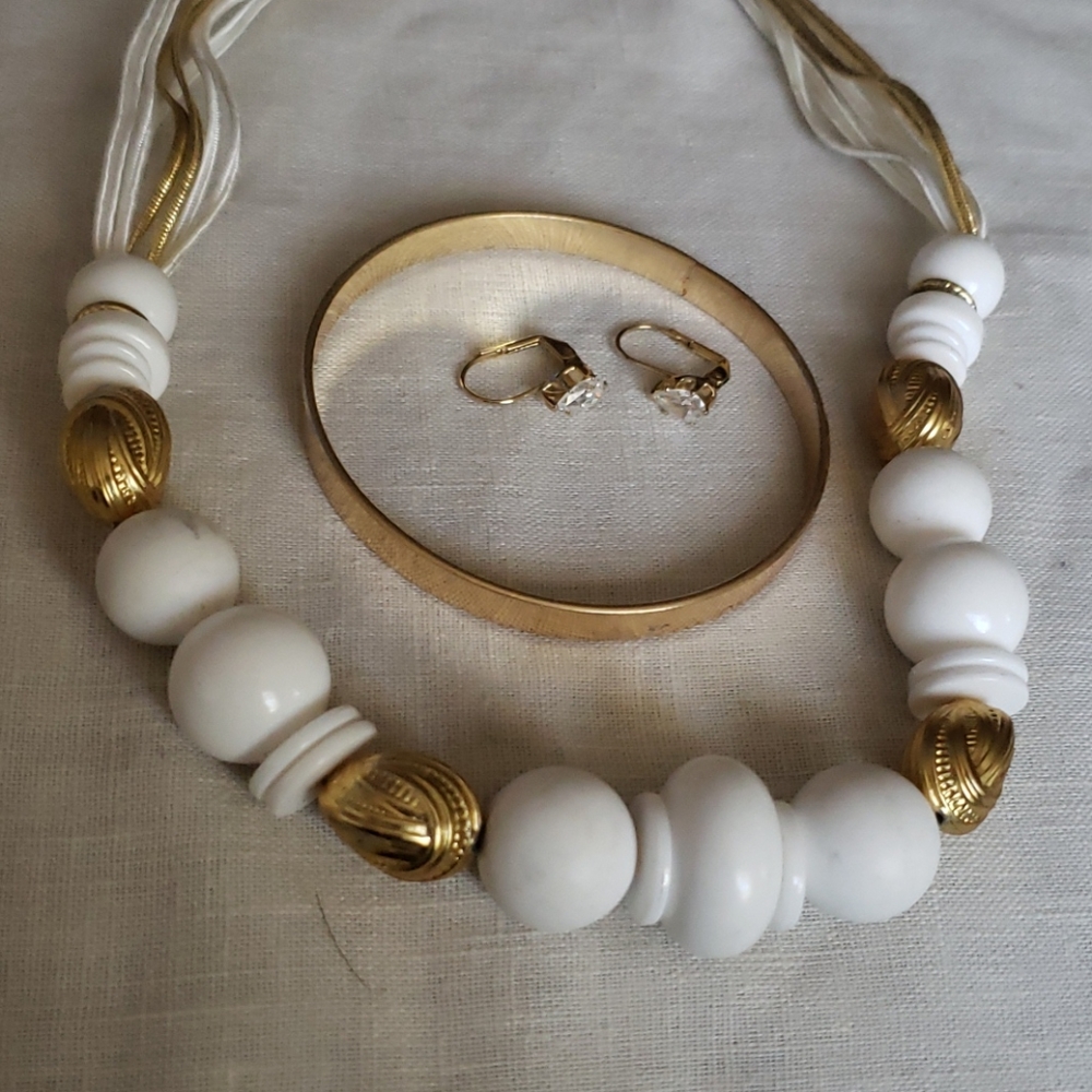 Casual Corner necklace, bangle bracelet,earrings